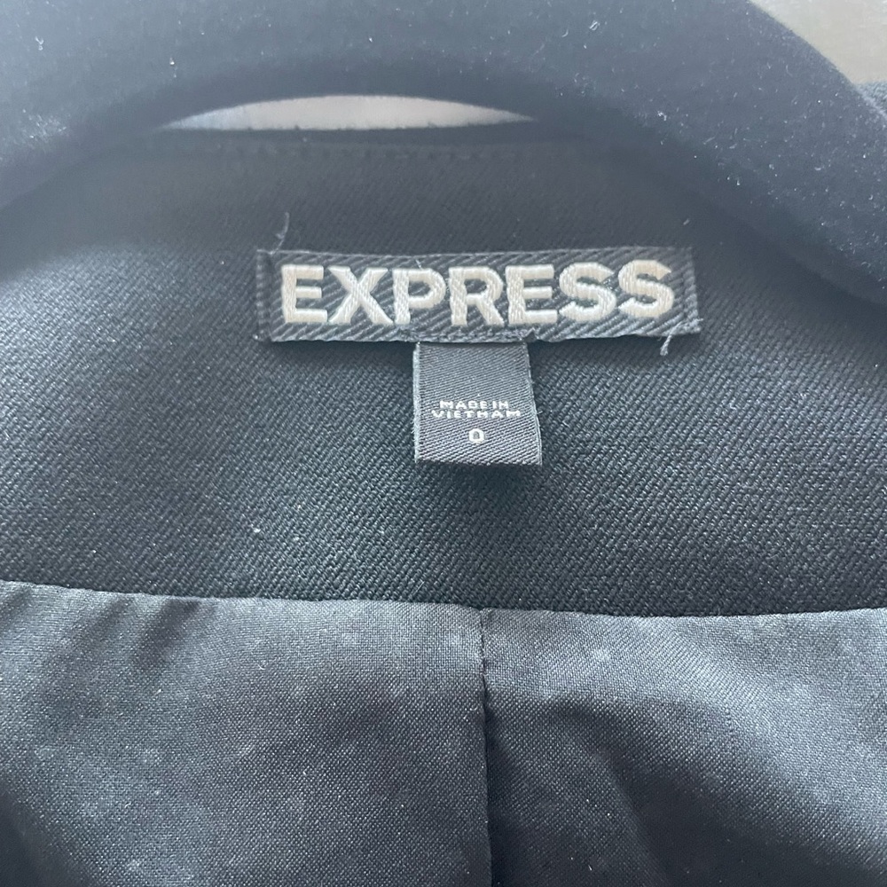 Cropped jacket, open front - Picture 2 of 3